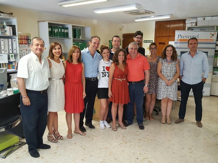 05072016 - Beatriz Rubiño y Francisco Vargas (PSOE) en visita Grupo Procarión (2)