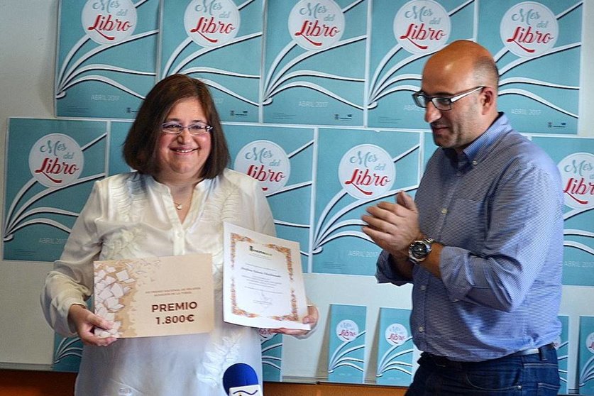 Josefina Solano comparte con los clubes de Lectura la obra premiada en el concurso de relatos
