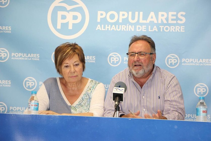 Celia Villalobos y Joaquín Villanova, en rueda de prensa. Foto A. Doctor El Ágora (2)