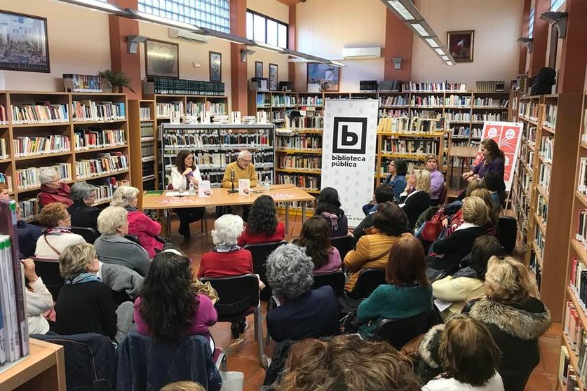 José Manuel Portero departe con los clubes de lectura sobre su última novela policiaca