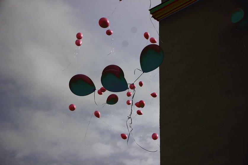 VI Marcha &#39;Todos Unidos contra el Cáncer&#39;, suelta de globos. Foto: A. Doctor / El Ágora