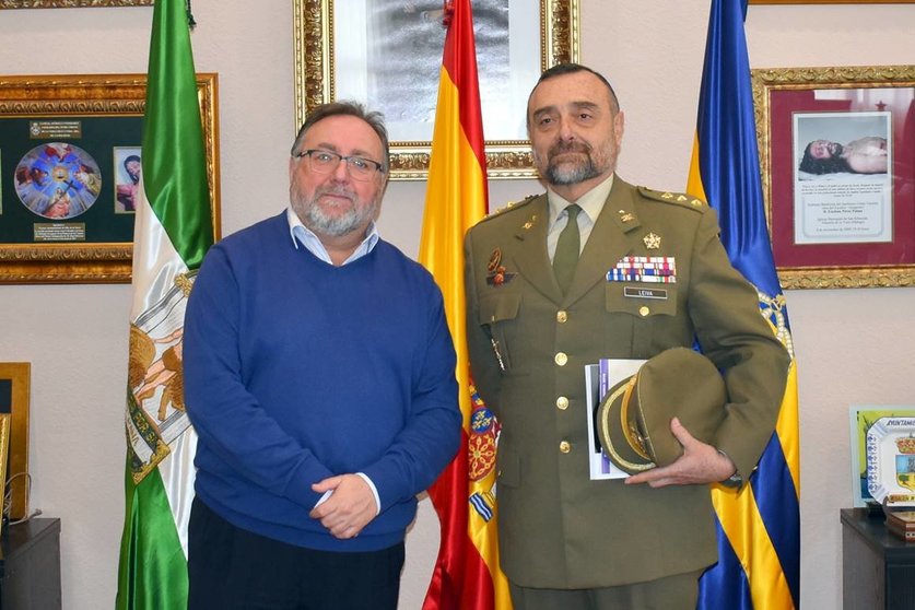 Joaquín Villanova y el subdelegado de Defensa en Málaga, José Antonio Leiva