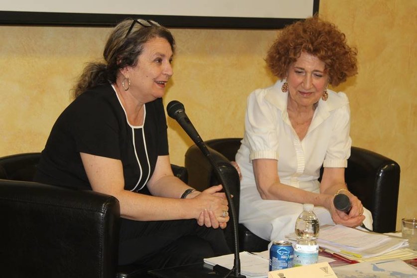 Conferencia dirigida por la escritora María Elvira Roca y la protagonista fue la directora de la Real Academia de Historia, Carmen Iglesias